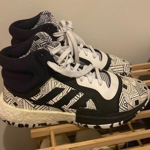 Athletic Shoes: Marquee Boost